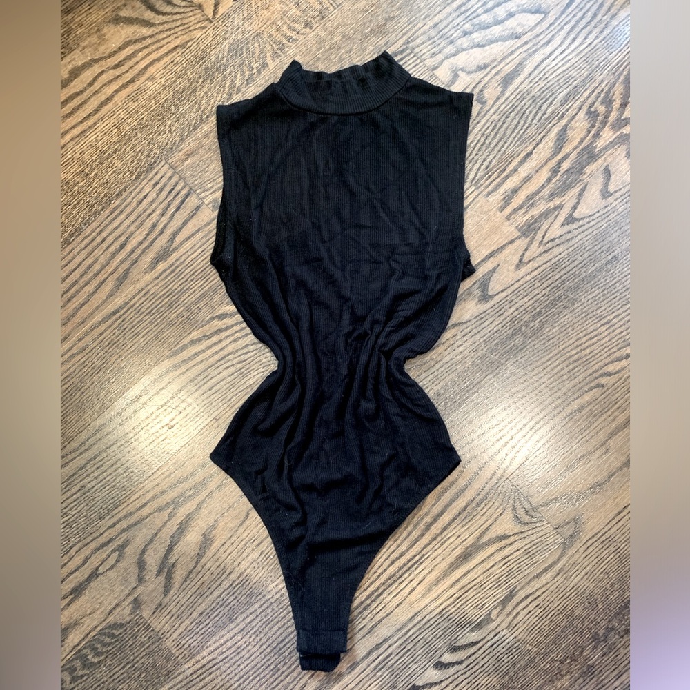 Black turtleneck bodysuit S